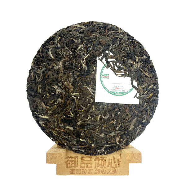 老同志2021年211批9948饼茶357g云南七子饼普洱茶茶叶生茶清香 Laotongzhi 2021 Batch 211 9948 Cake Tea, 357g Yunnan Seven Sons Cake Pu'er Tea, Raw Tea with a Fresh Aroma