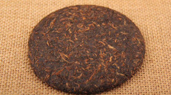 批发云南普洱茶叶2009年原料 七子饼茶金芽小饼 熟茶宫廷普洱茶饼  Wholesale Yunnan Pu'er Tea - 2009 Raw Material, Qizi Cake Tea, Golden Bud Small Cake, Ripe Tea, Imperial Court Pu'er Tea Cake